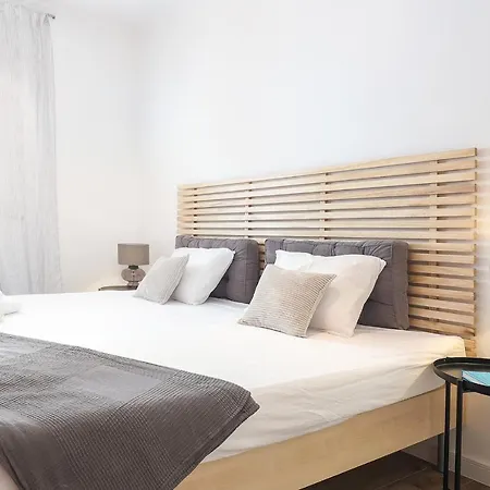 Apartment Feria 2 *
